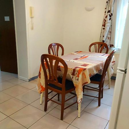 Belle Chambre Dans Un Quartier Calme ブリュッセル エクステリア 写真